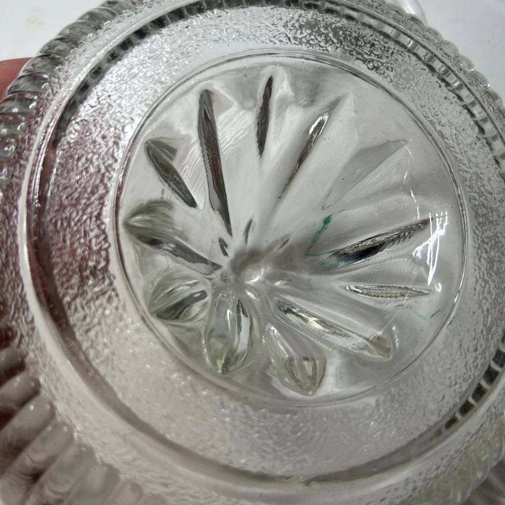 Clear Glass Citrus Juicer